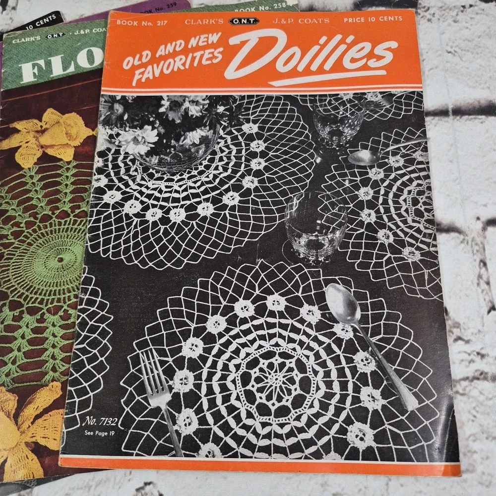 Lot Of 5 Vintage 40's Crocheting Tatting Doilies Edgings Pattern Books